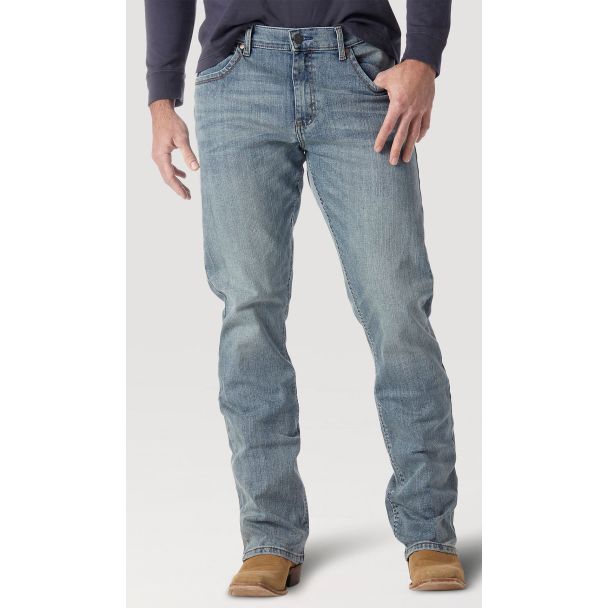 Men's Wrangler Retro Slim Fit Bootcut Jean in BR Wash